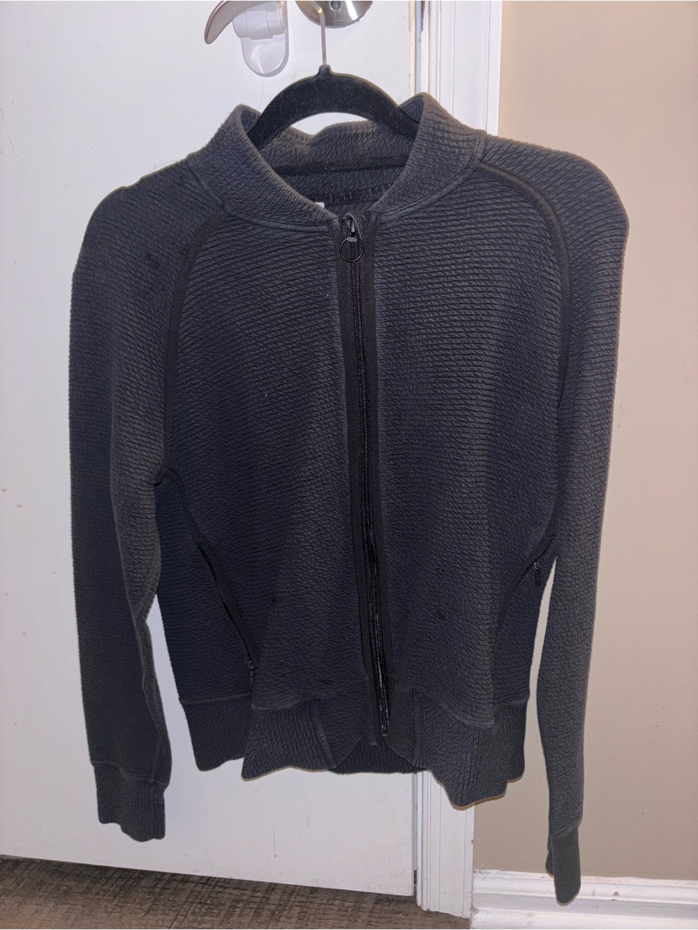 Lululemon black textured zip up